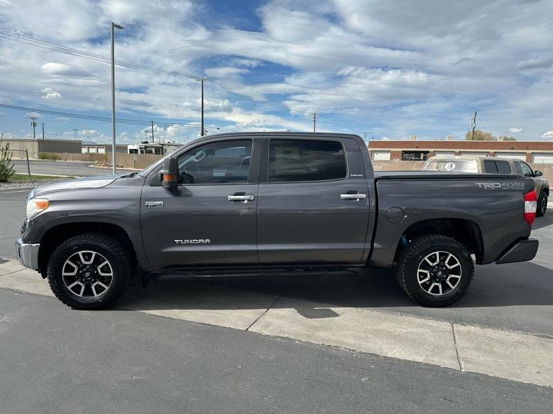 Toyota Tundra Limited 5.7L CrewMax 4WD 2016