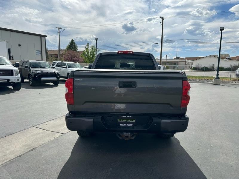 Toyota Tundra Limited 5.7L CrewMax 4WD 2016