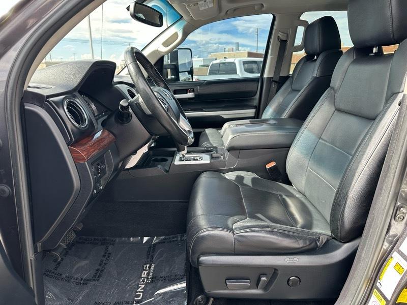 Toyota Tundra Limited 5.7L CrewMax 4WD 2016