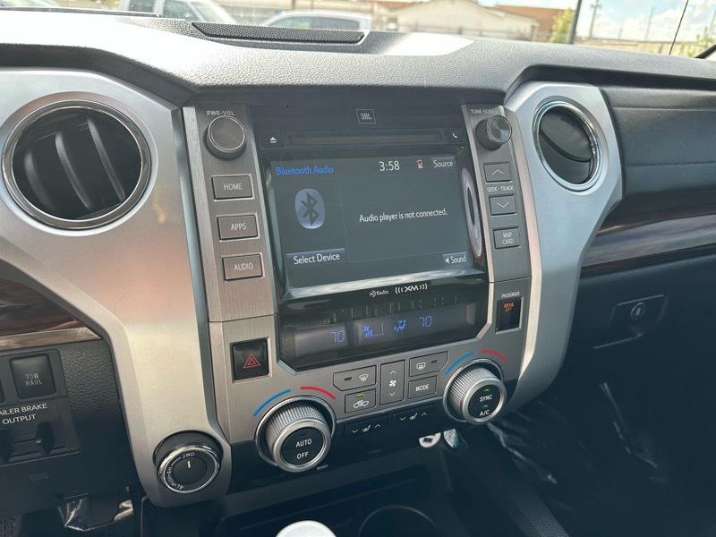 Toyota Tundra Limited 5.7L CrewMax 4WD 2016