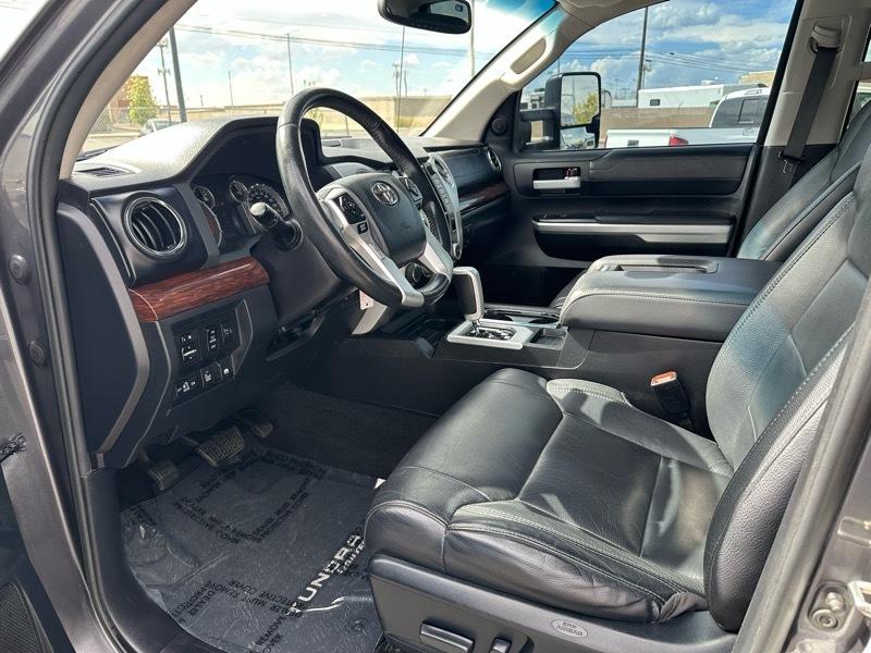 Toyota Tundra Limited 5.7L CrewMax 4WD 2016