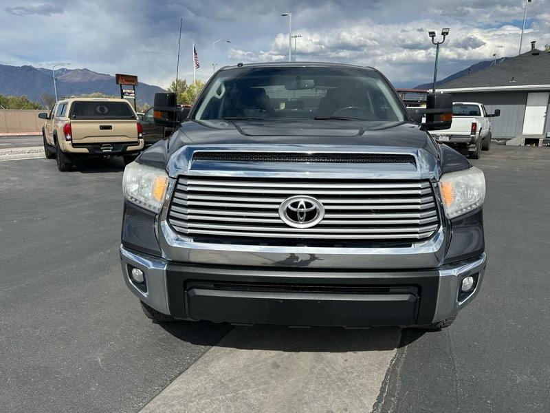 Toyota Tundra Limited 5.7L CrewMax 4WD 2016