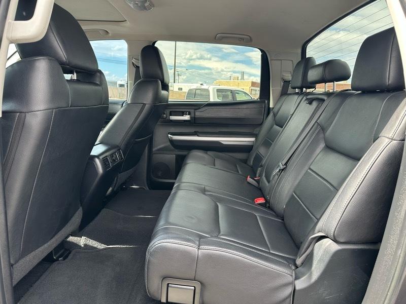 Toyota Tundra Limited 5.7L CrewMax 4WD 2016