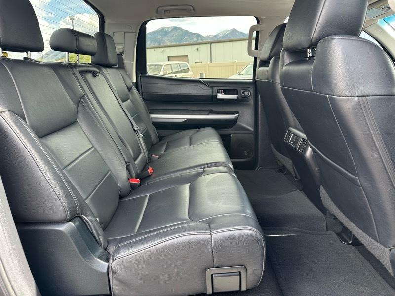 Toyota Tundra Limited 5.7L CrewMax 4WD 2016