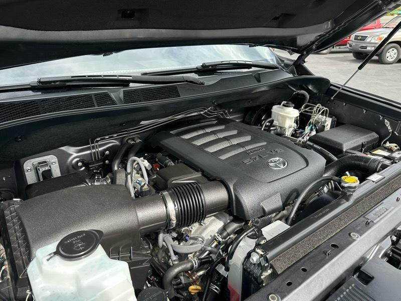 Toyota Tundra Limited 5.7L CrewMax 4WD 2016