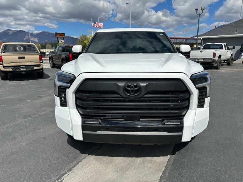 Toyota Tundra SR5 CrewMax 4WD 2025