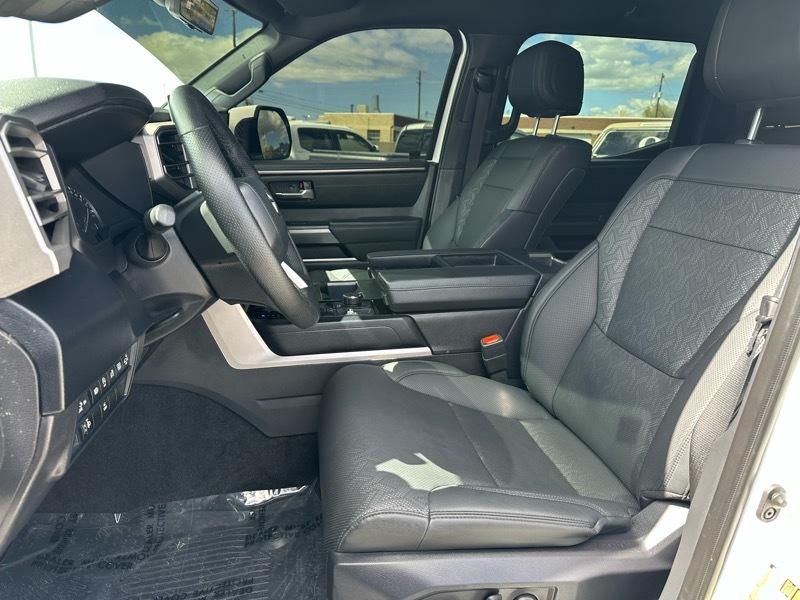 Toyota Tundra SR5 CrewMax 4WD 2025