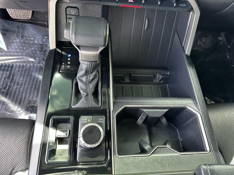 Toyota Tundra SR5 CrewMax 4WD 2025