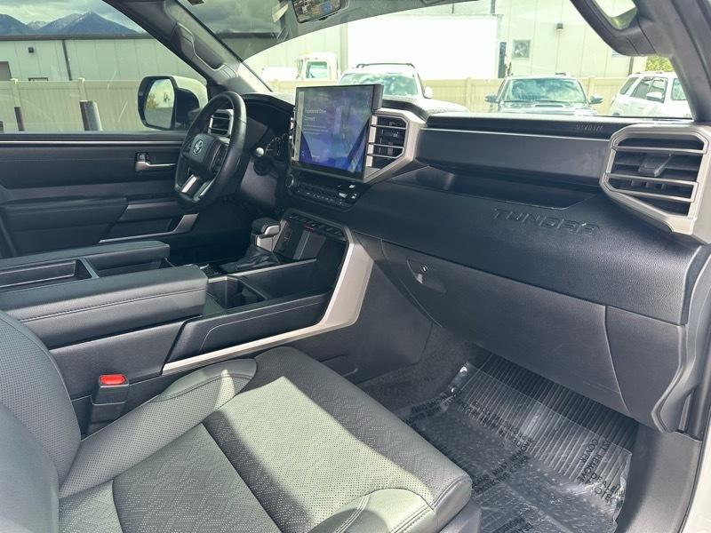 Toyota Tundra SR5 CrewMax 4WD 2025