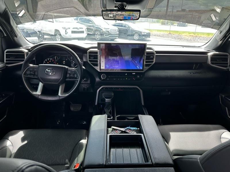 Toyota Tundra SR5 CrewMax 4WD 2025