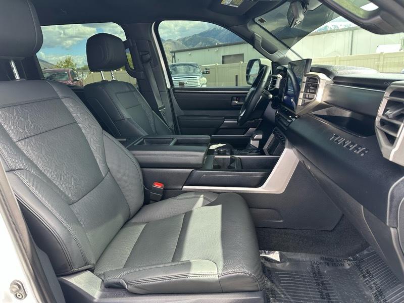 Toyota Tundra SR5 CrewMax 4WD 2025