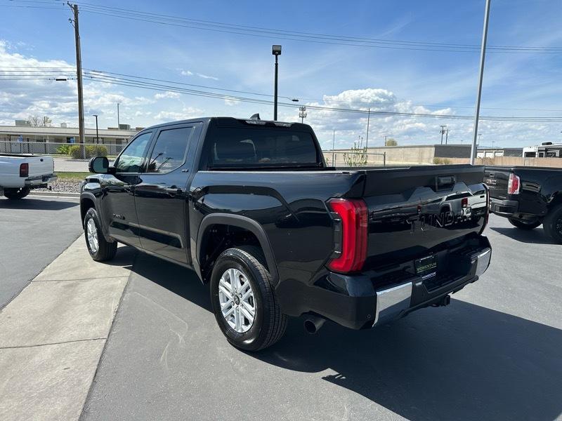 Toyota Tundra SR5 CrewMax 4WD 2026