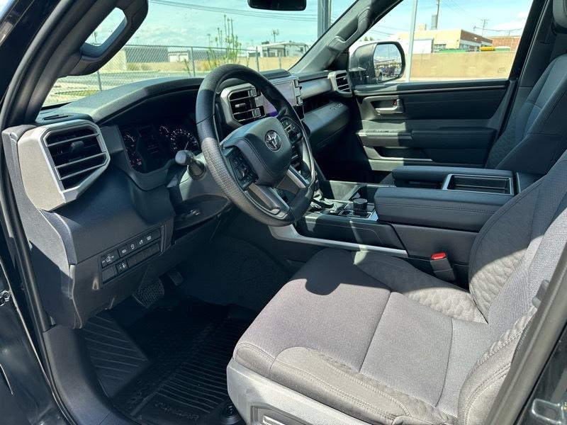 Toyota Tundra SR5 CrewMax 4WD 2026