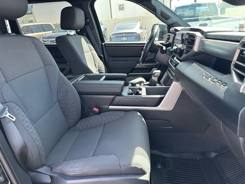 Toyota Tundra SR5 CrewMax 4WD 2026