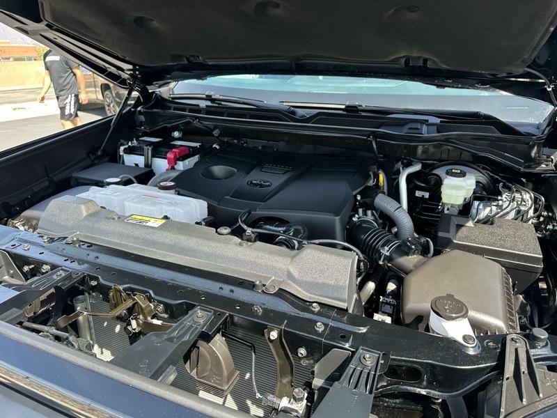 Toyota Tundra SR5 CrewMax 4WD 2026