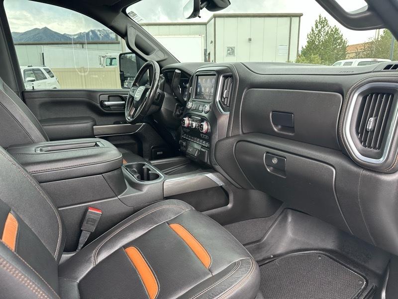 GMC Sierra 2500HD AT4 Crew Cab 4WD 2022