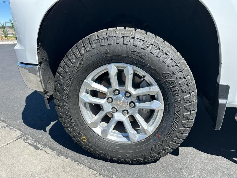 Chevrolet Silverado 1500 LT Crew Cab 4WD 2022