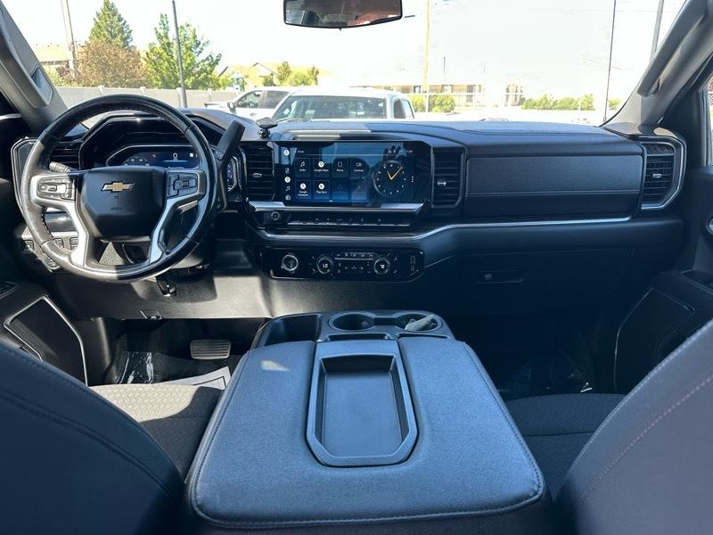 Chevrolet Silverado 1500 LT Crew Cab 4WD 2022