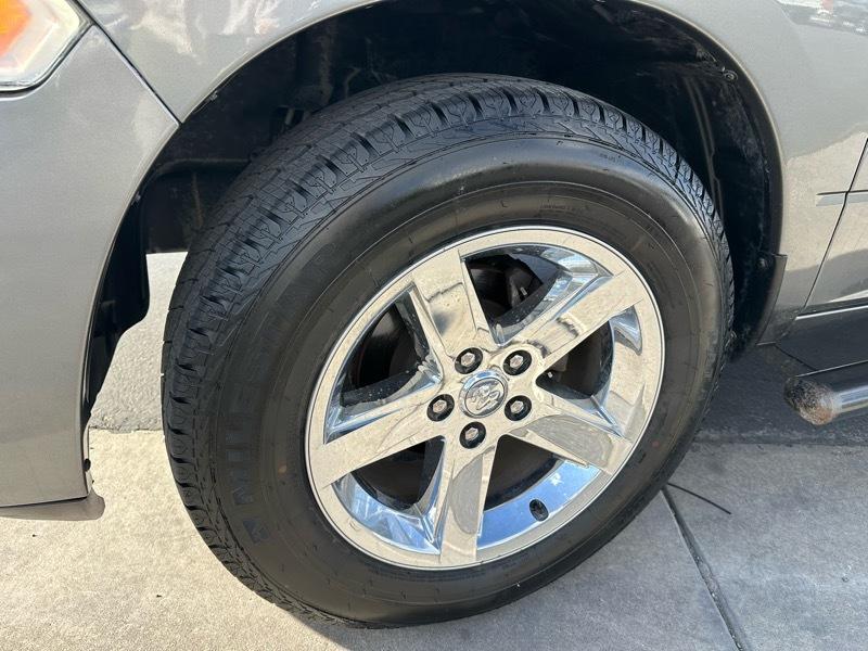 RAM 1500 4WD Crew Cab 149" ST 2012