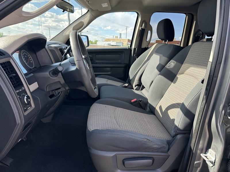 RAM 1500 4WD Crew Cab 149" ST 2012