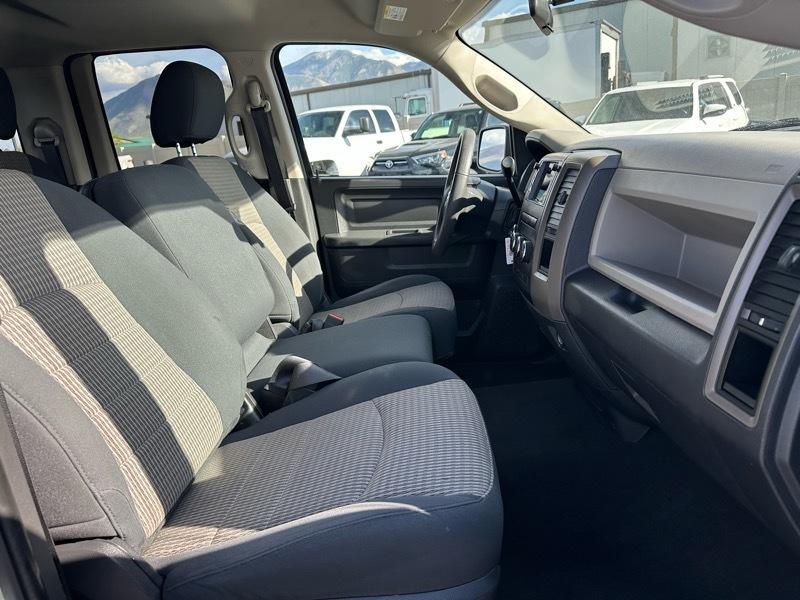 RAM 1500 4WD Crew Cab 149" ST 2012