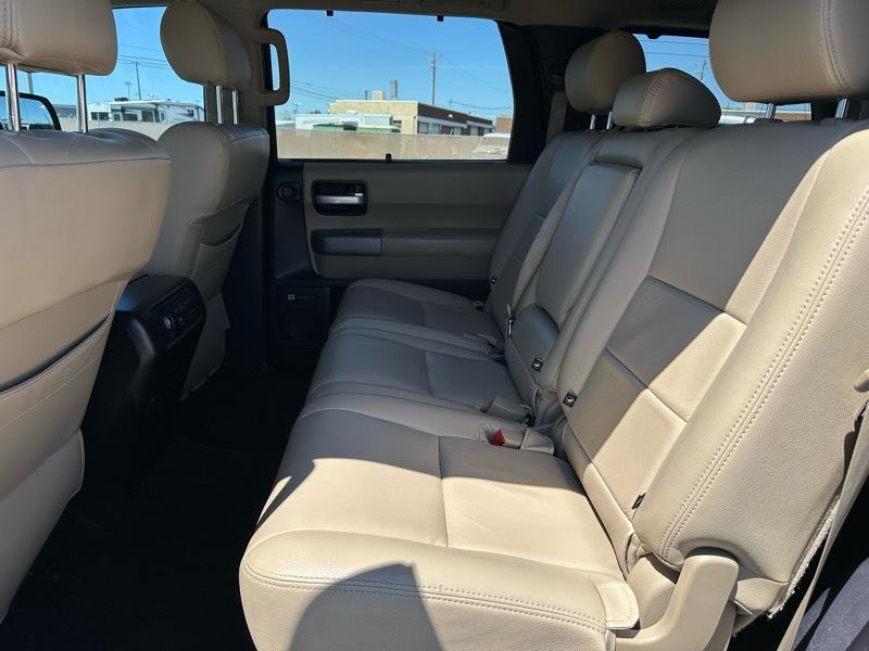 Toyota Sequoia Limited 4WD FFV 2015