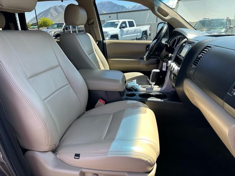 Toyota Sequoia Limited 4WD FFV 2015