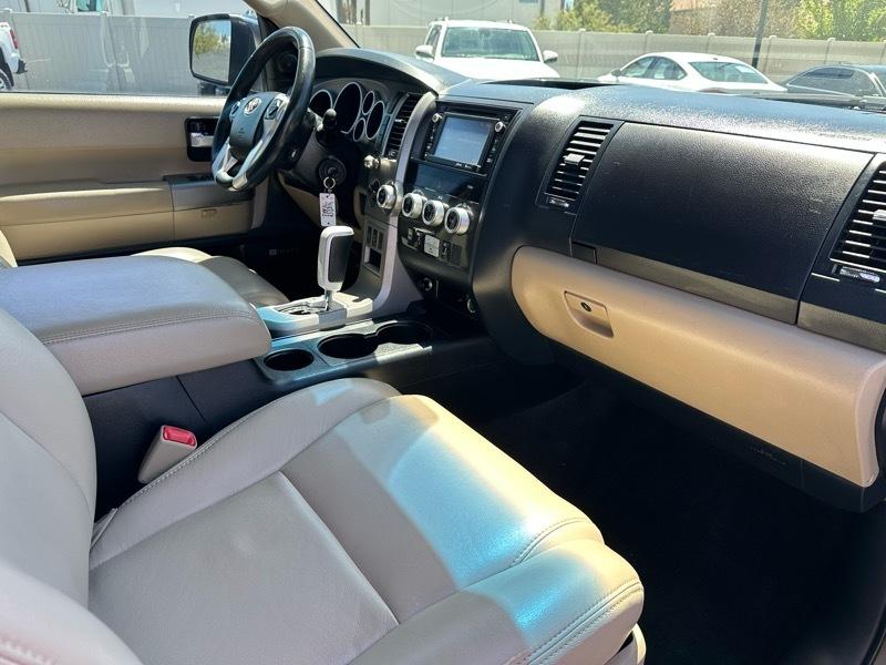 Toyota Sequoia Limited 4WD FFV 2015