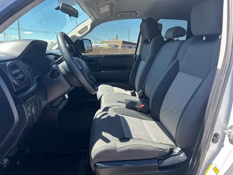 Toyota Tundra SR5 4.6L V8 Double Cab 4WD 2017