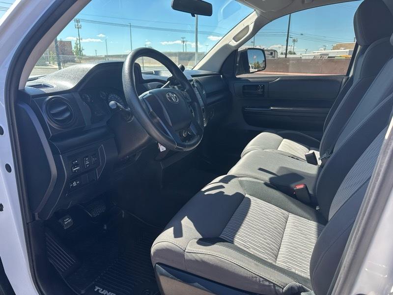 Toyota Tundra SR5 4.6L V8 Double Cab 4WD 2017