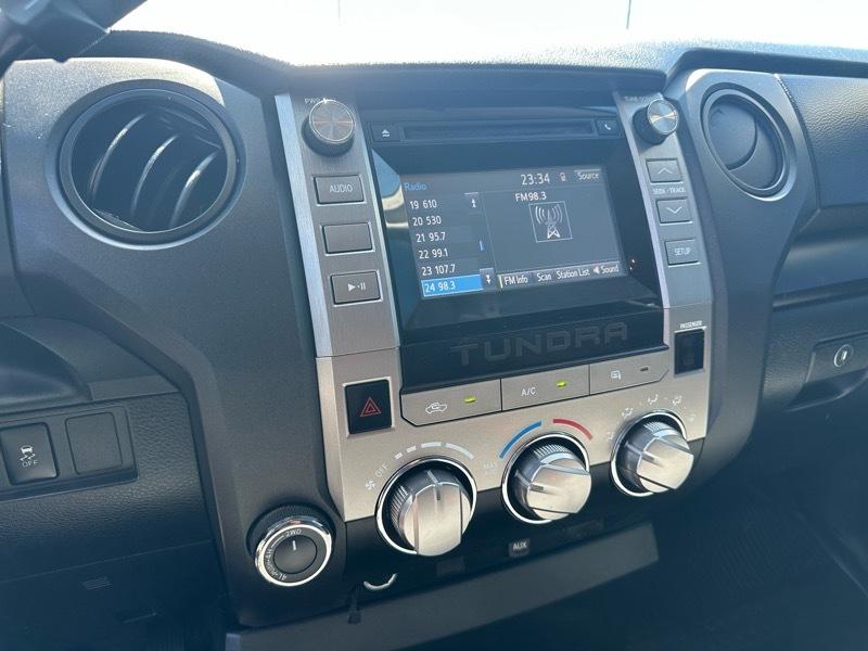 Toyota Tundra SR5 4.6L V8 Double Cab 4WD 2017