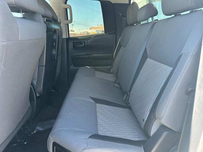 Toyota Tundra SR5 4.6L V8 Double Cab 4WD 2017