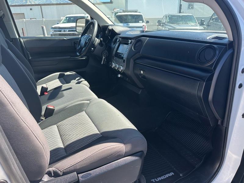 Toyota Tundra SR5 4.6L V8 Double Cab 4WD 2017