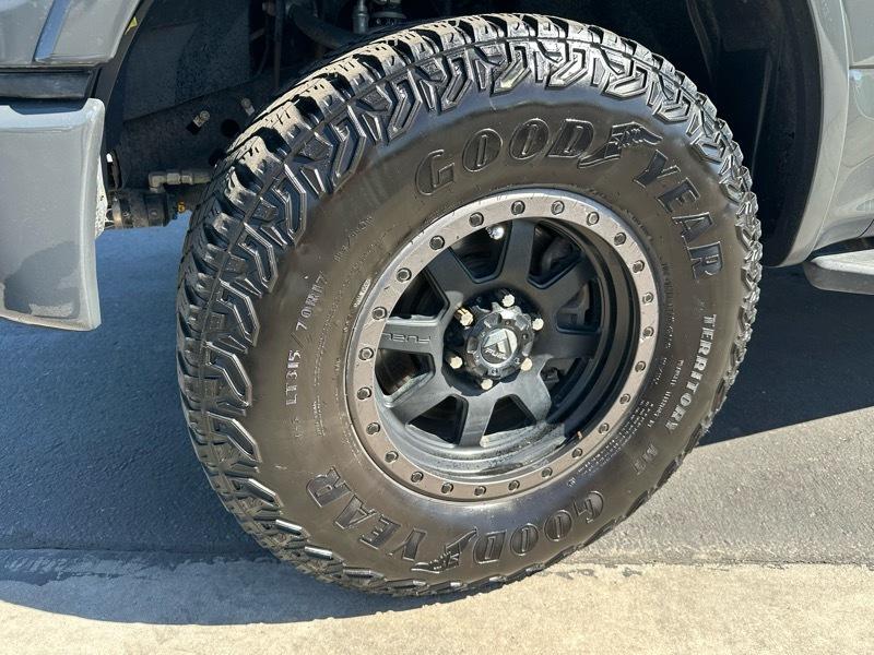 Ford F-150 XLT SuperCrew Short Bed 4WD 2017