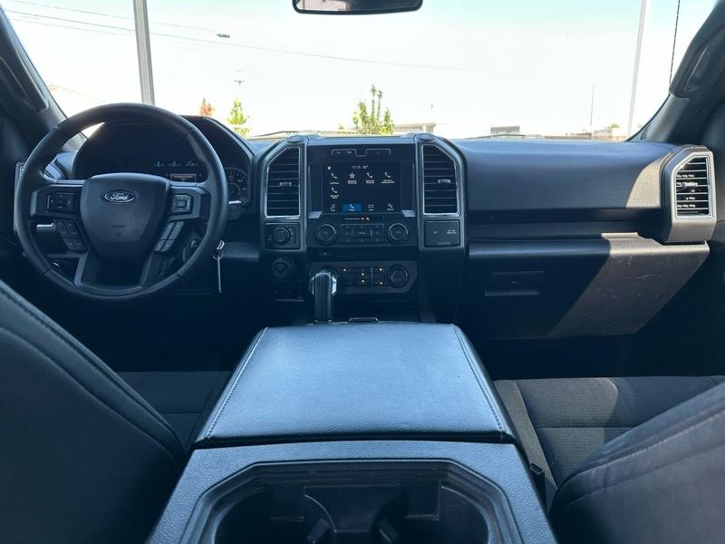 Ford F-150 XLT SuperCrew Short Bed 4WD 2017