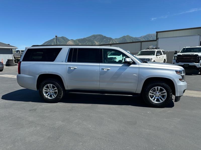 Chevrolet Suburban LT 4WD 2020