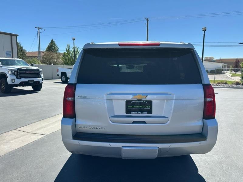 Chevrolet Suburban LT 4WD 2020