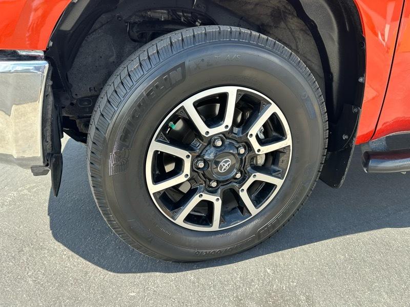Toyota Tundra SR5 5.7L V8 CrewMax 4WD 2018