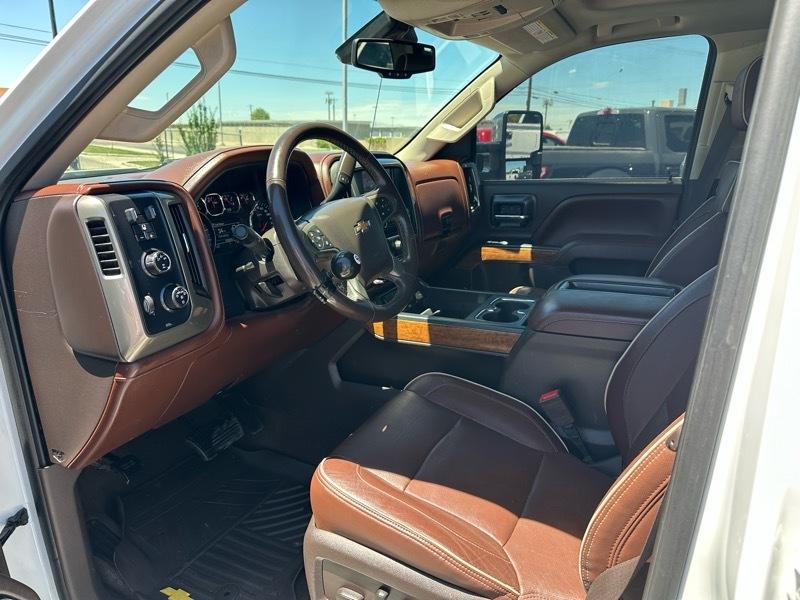 Chevrolet Silverado 2500HD High Country Crew Cab Short Box 4WD 2015