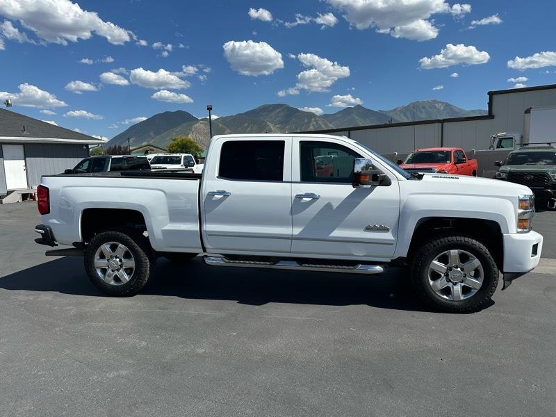 Chevrolet Silverado 2500HD High Country Crew Cab Short Box 4WD 2015