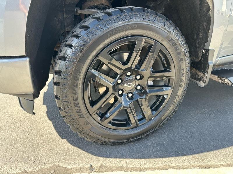 Chevrolet Silverado 1500 Trail Boss Custom Crew Cab 4WD 2025