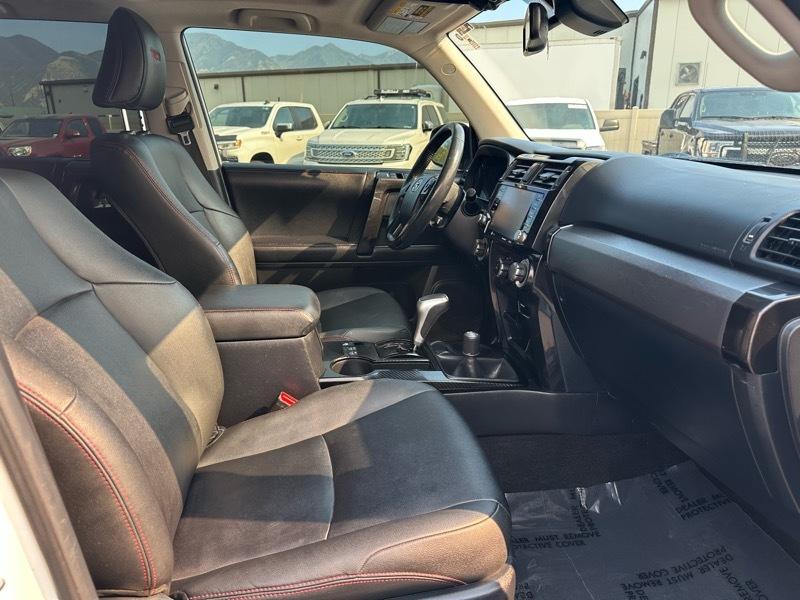 Toyota 4Runner SR5 4WD 2020