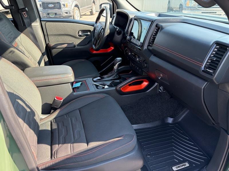 Nissan Frontier PRO-4X Crew Cab 4X4 V6 2024