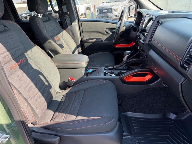Nissan Frontier PRO-4X Crew Cab 4X4 V6 2024