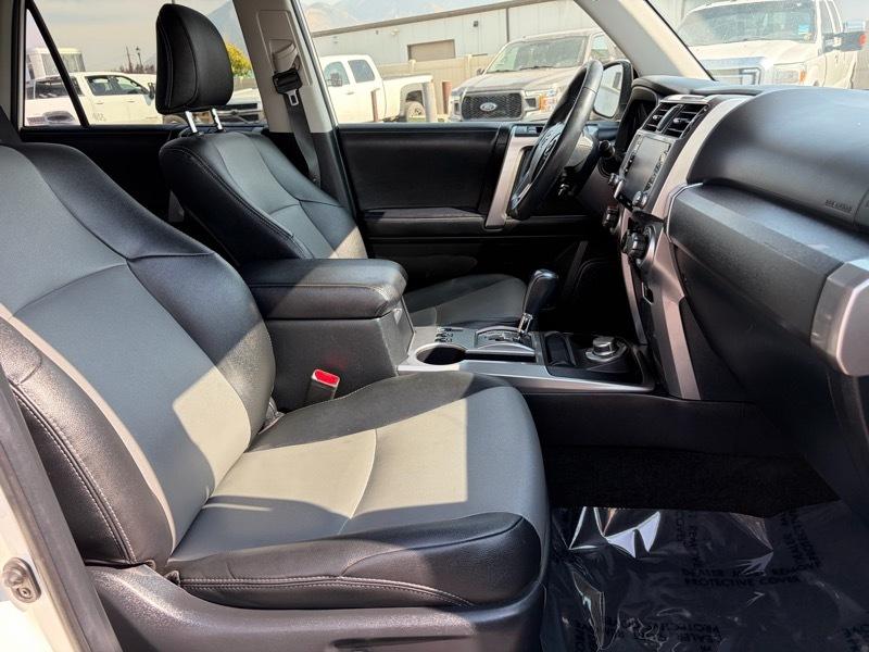 Toyota 4Runner SR5 Premium 4WD 2021