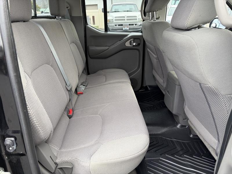 Nissan Frontier SV Crew Cab V6 2017