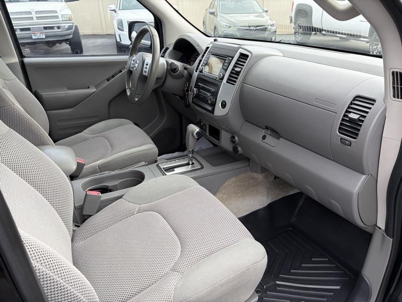 Nissan Frontier SV Crew Cab V6 2017
