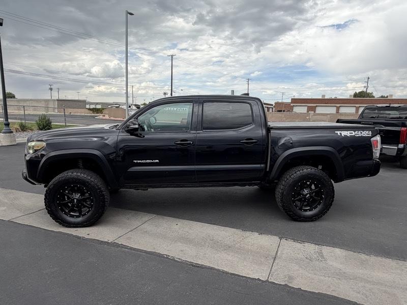 Toyota Tacoma TRD Off Road Double Cab 5' Bed V6 4x4 AT (Natl) 2021