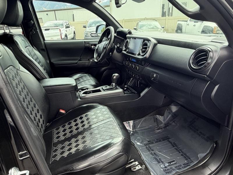 Toyota Tacoma TRD Off Road Double Cab 5' Bed V6 4x4 AT (Natl) 2021