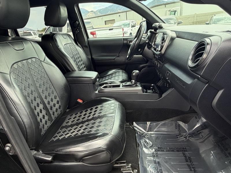 Toyota Tacoma TRD Off Road Double Cab 5' Bed V6 4x4 AT (Natl) 2021
